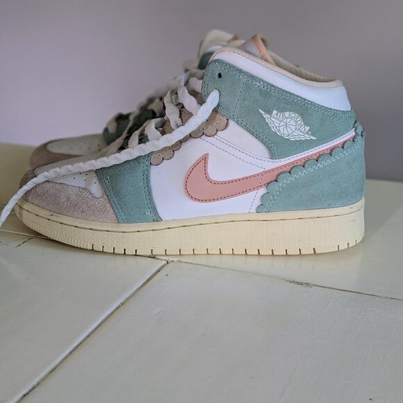 Nike Air Jordan 1 Mid SE GS Scalloped Edge 5.5Y Pink White Colorway DZ5361-100 - Picture 1 of 7